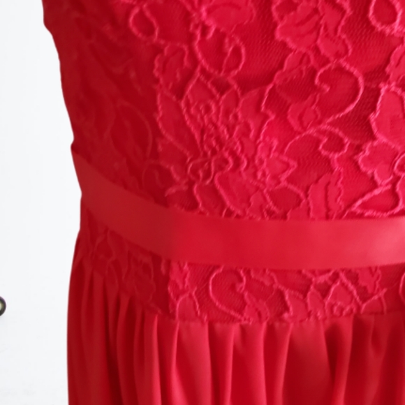 ELEGANT SLEEVELESS  RED A-LINE LACE SPECIAL OCCASION DRESS( SIZE 14) - Picture 5 of 6
